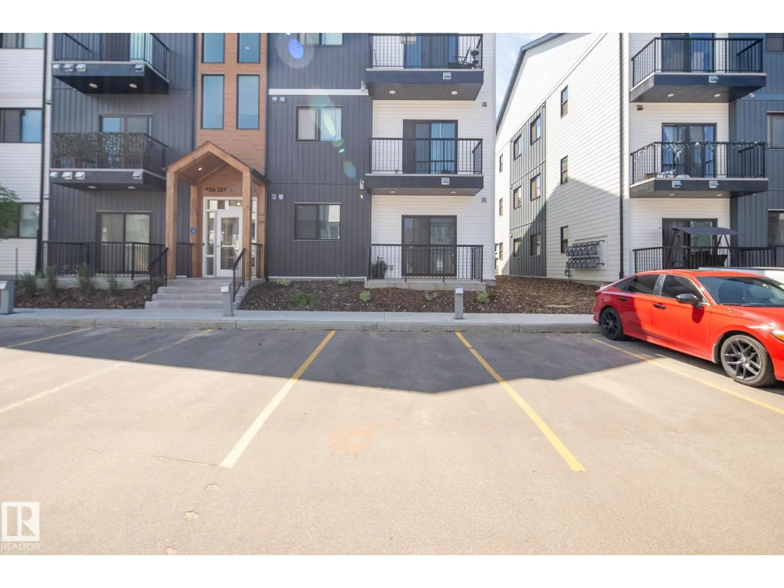 #101 860 Secord BV NW