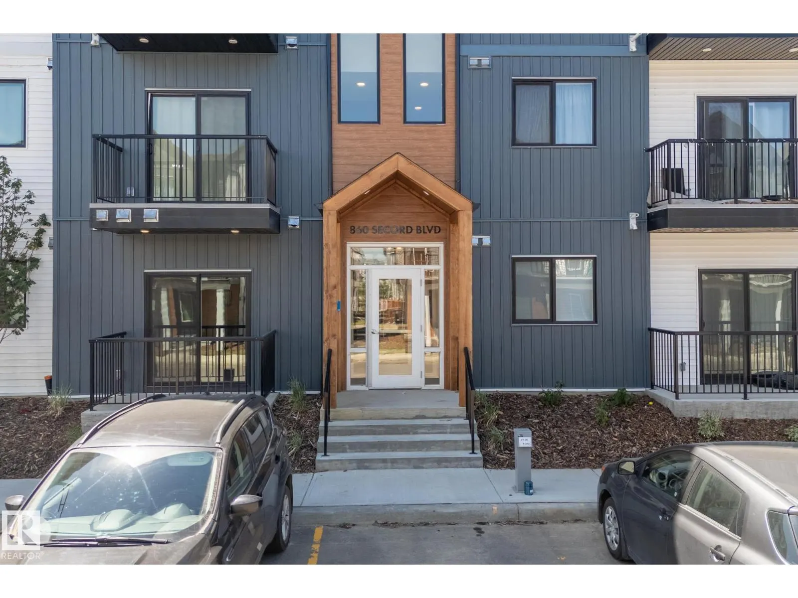 #101 860 Secord BV NW