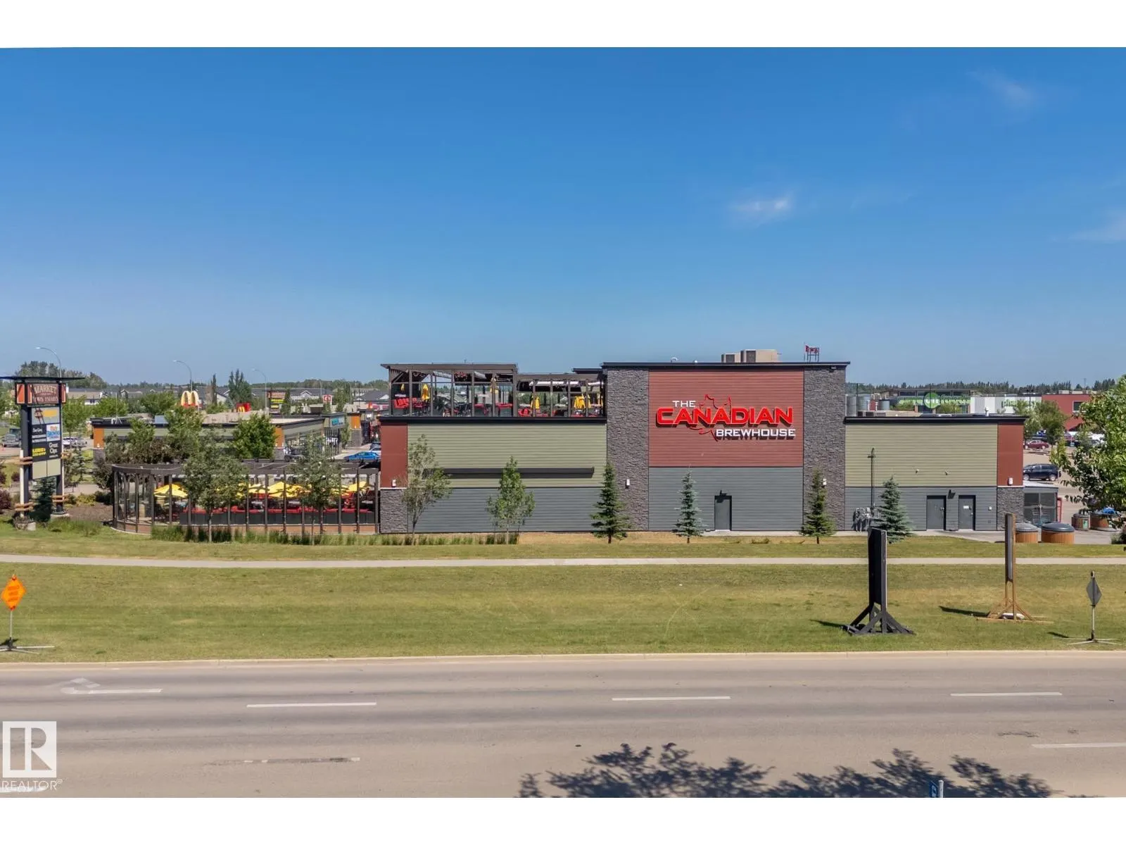 #101 860 Secord BV NW