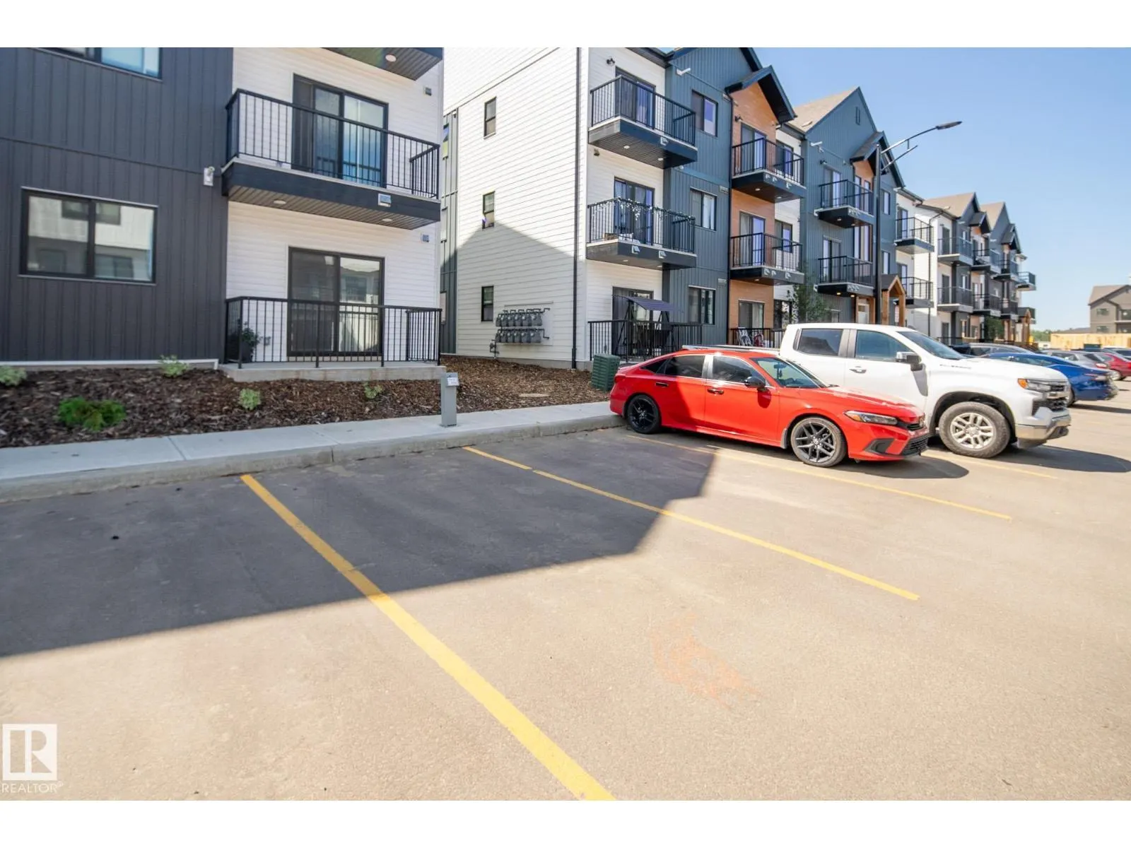 #101 860 Secord BV NW