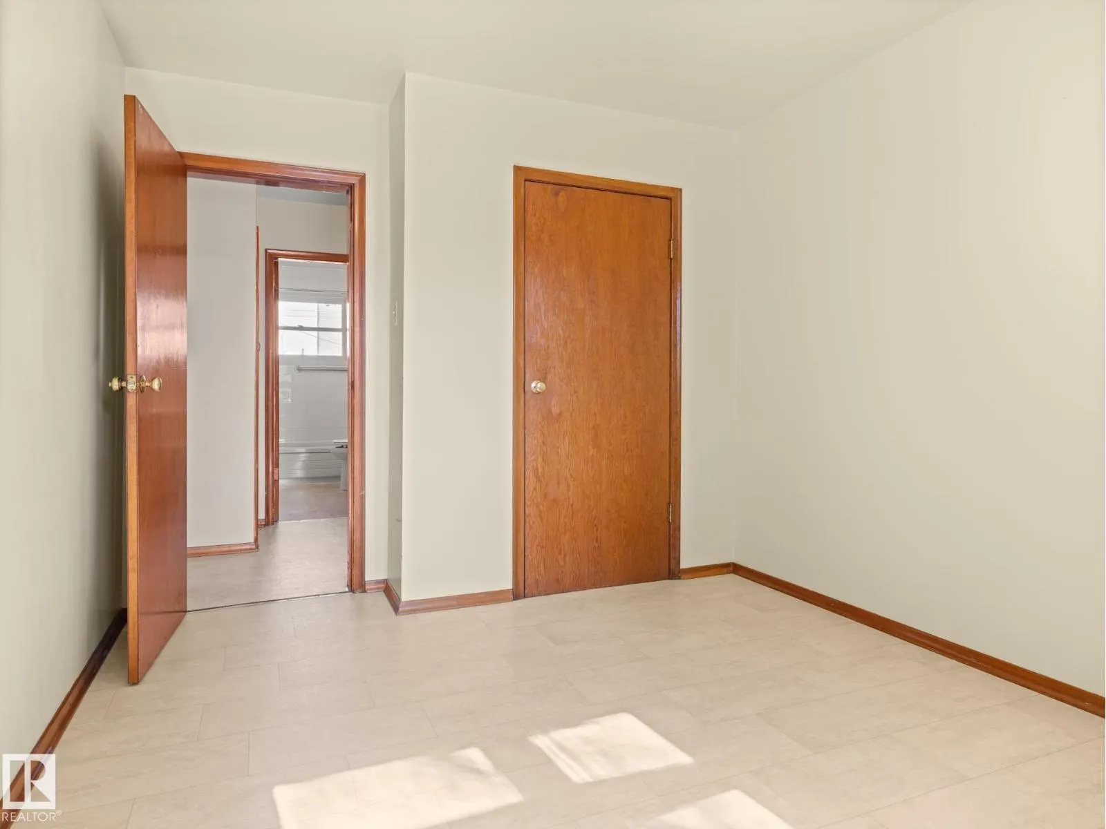 4018 115 AV NW