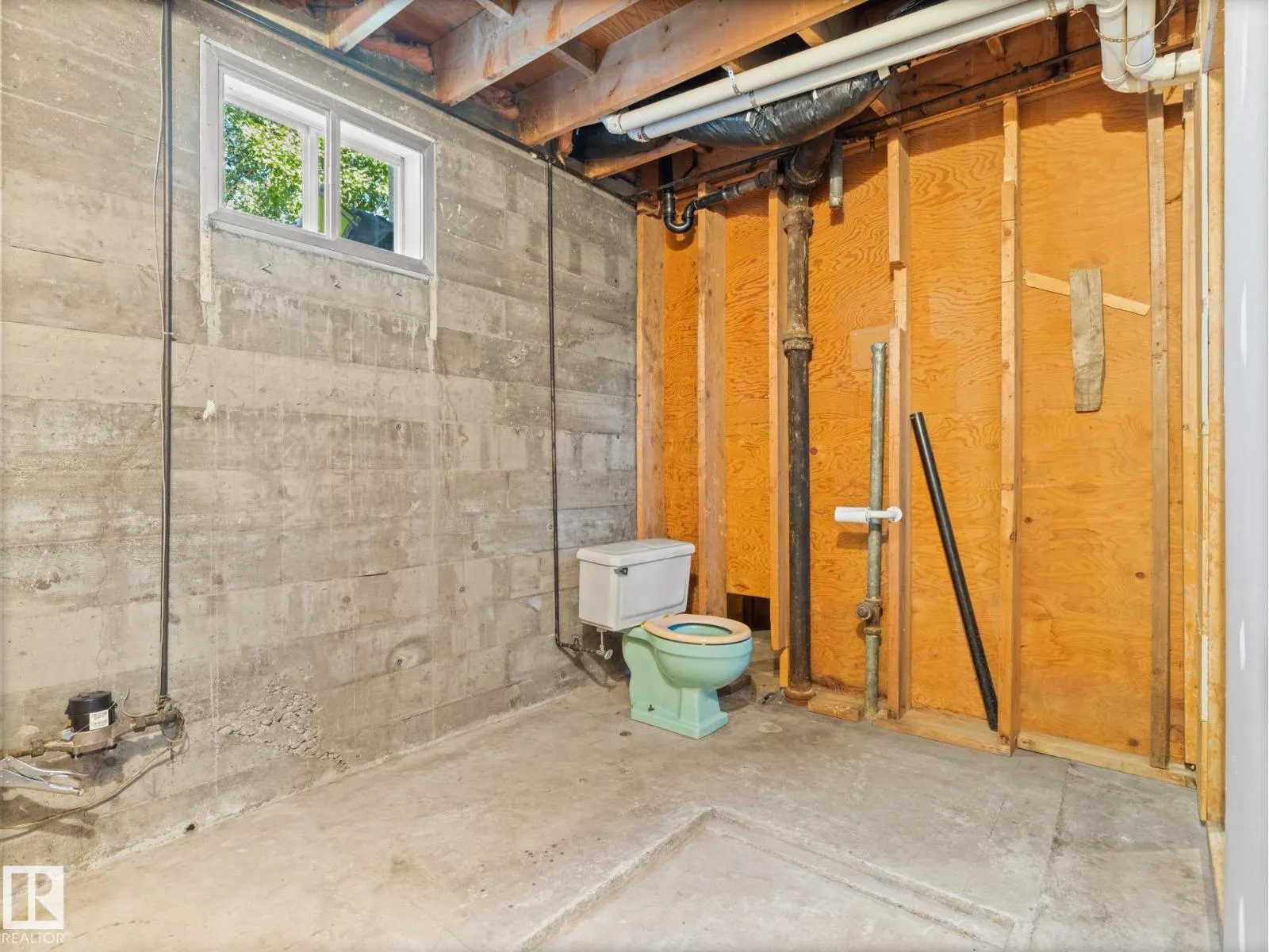 4018 115 AV NW