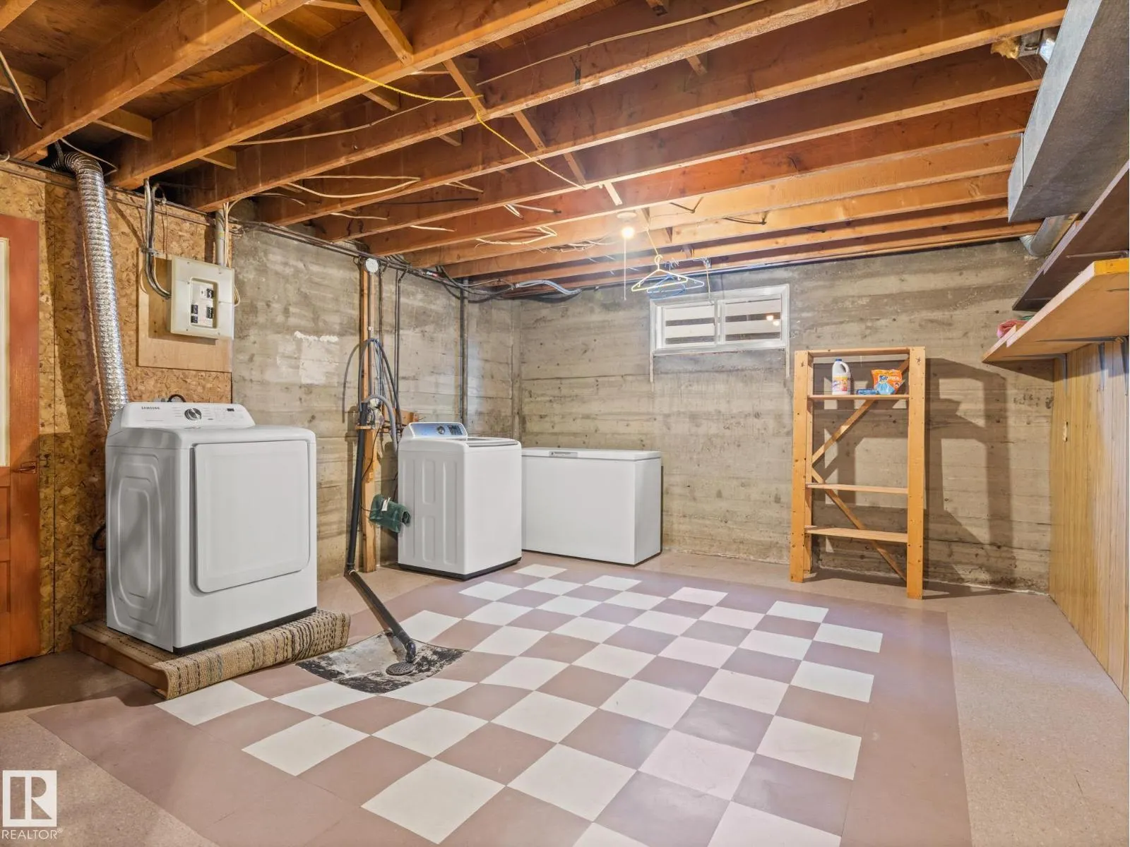 4018 115 AV NW