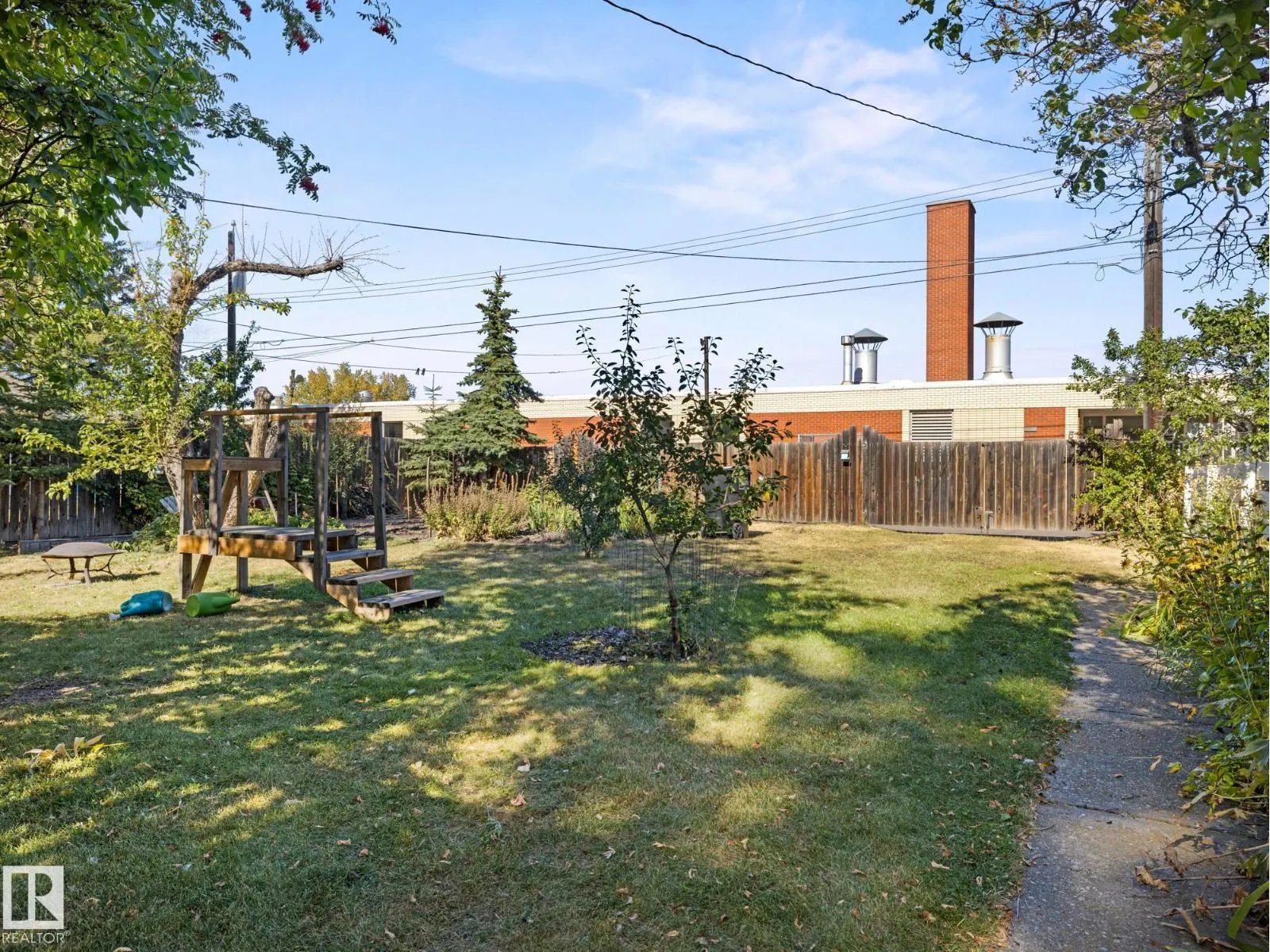 4018 115 AV NW
