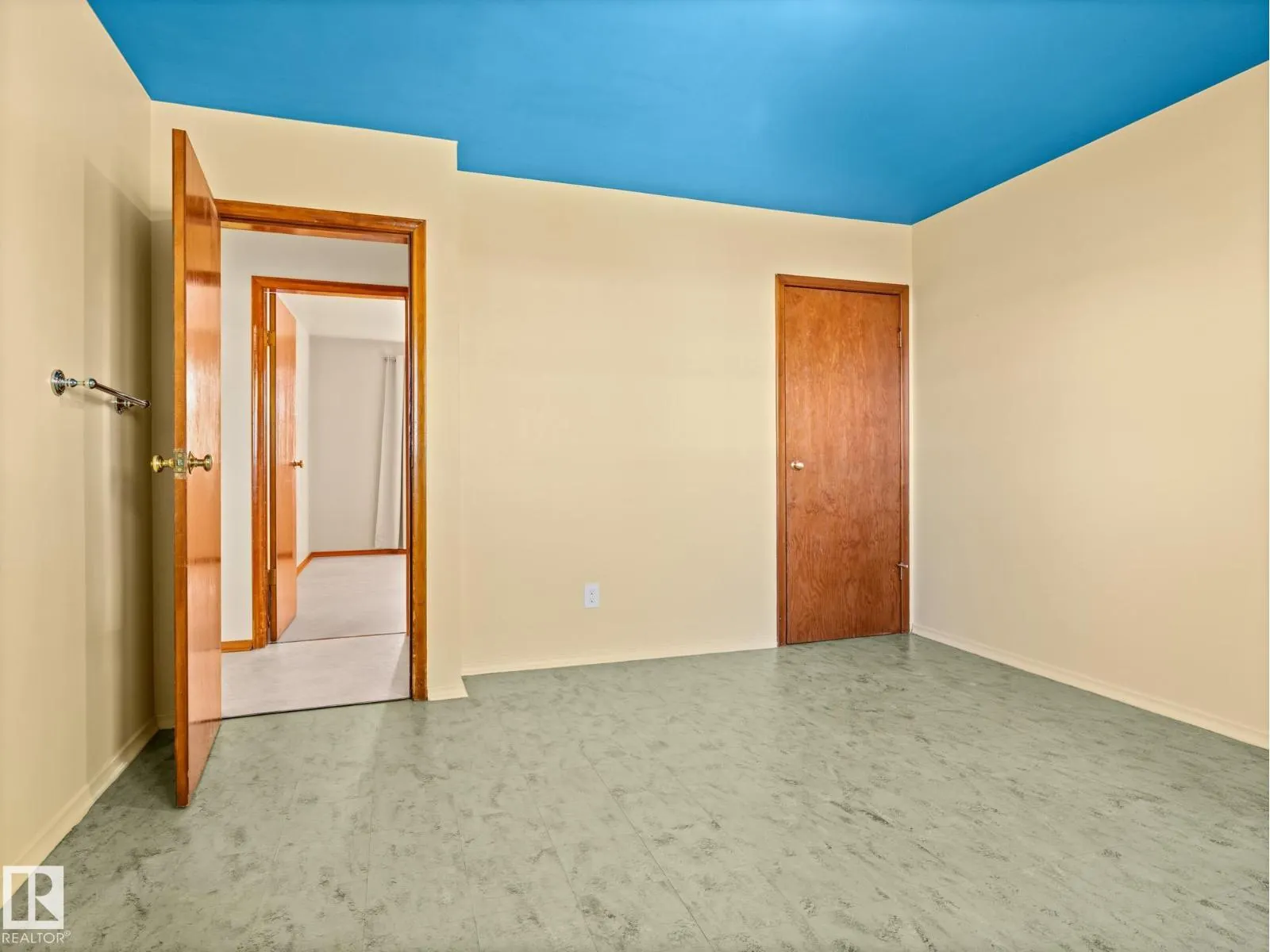 4018 115 AV NW