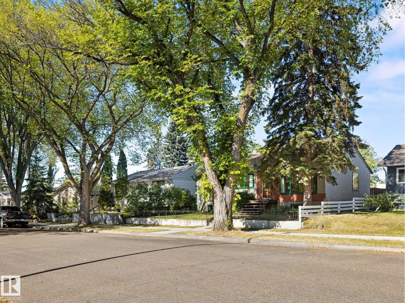 4018 115 AV NW