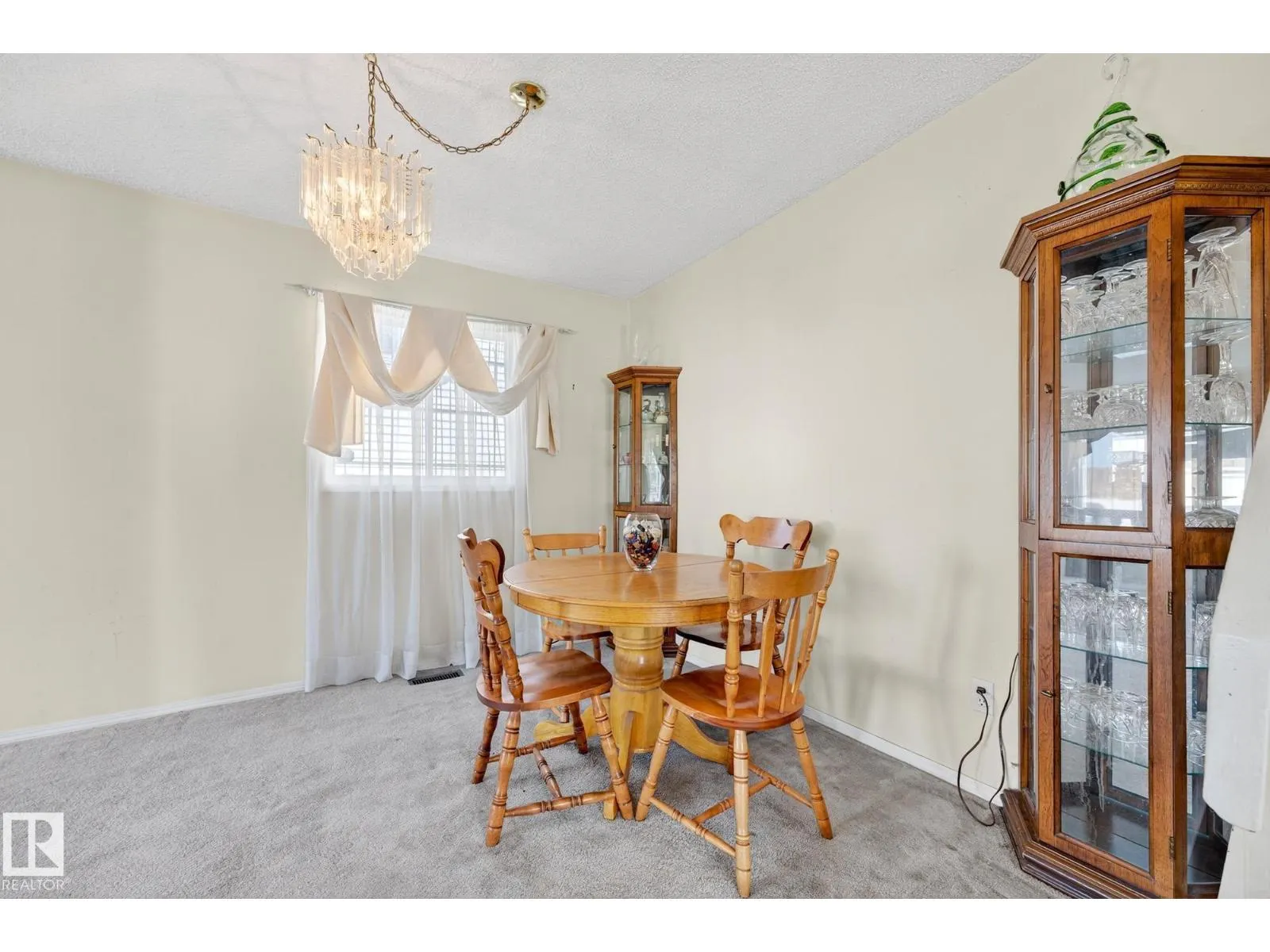14511 37 ST NW