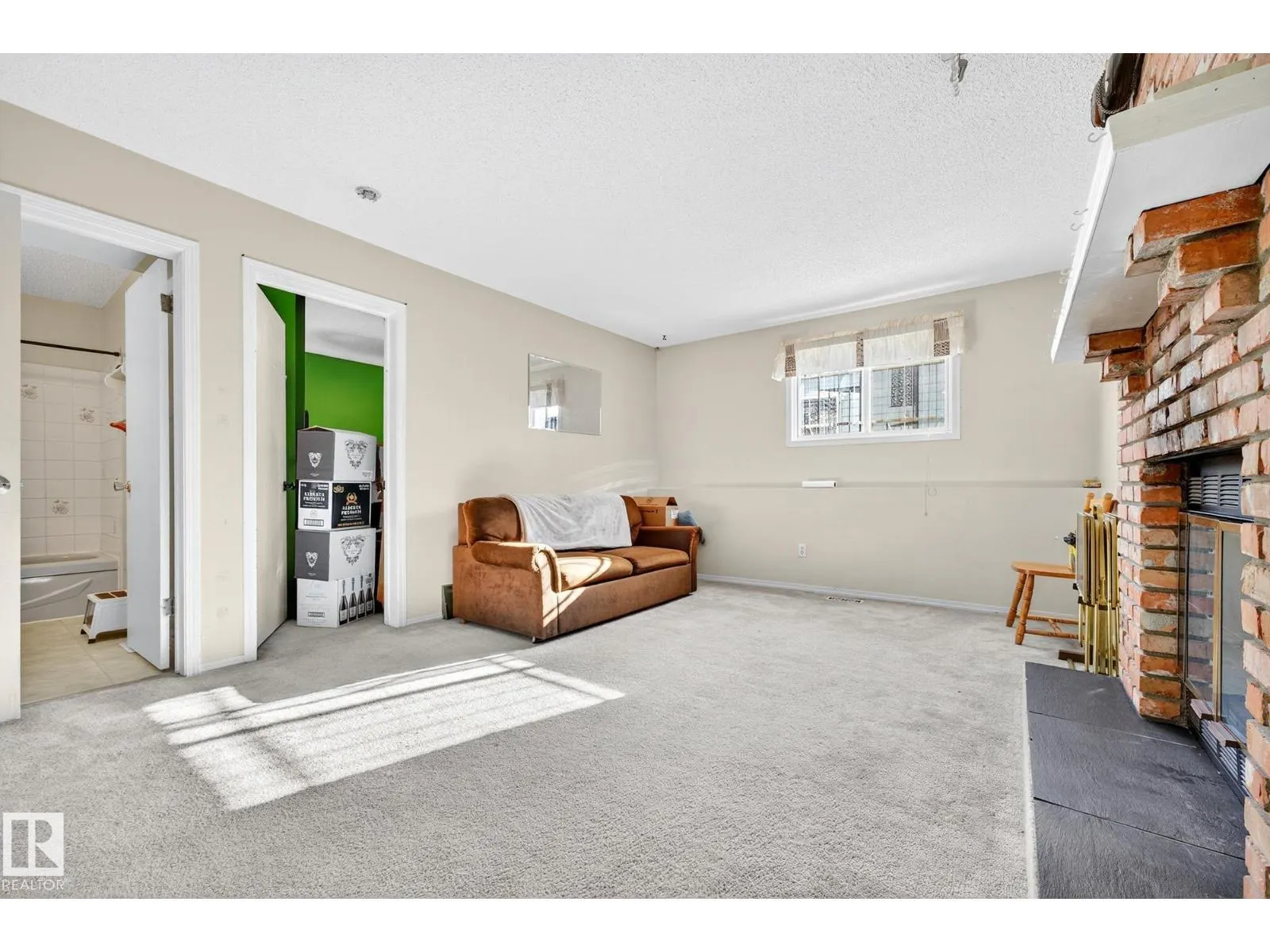 14511 37 ST NW