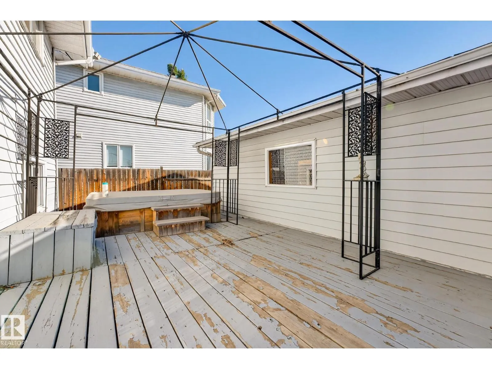 14511 37 ST NW