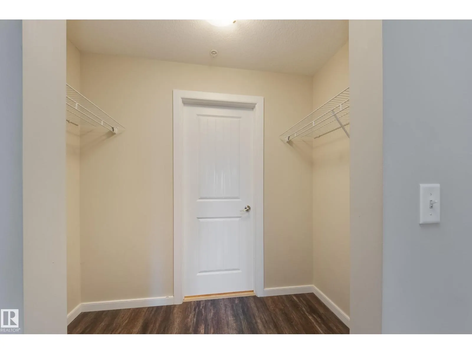 #216 240 SPRUCE RIDGE RD