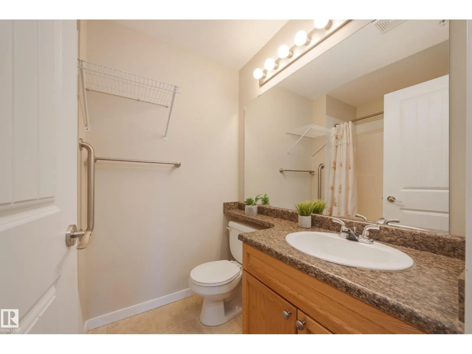 #216 240 SPRUCE RIDGE RD