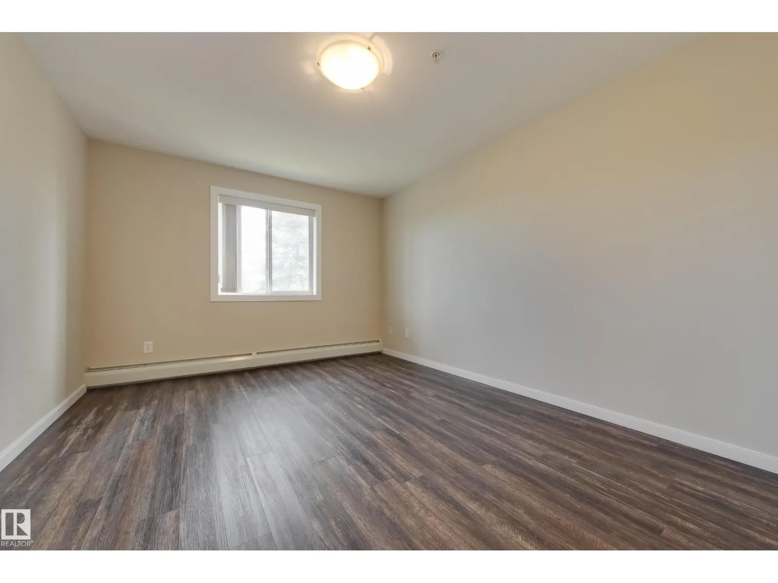 #216 240 SPRUCE RIDGE RD