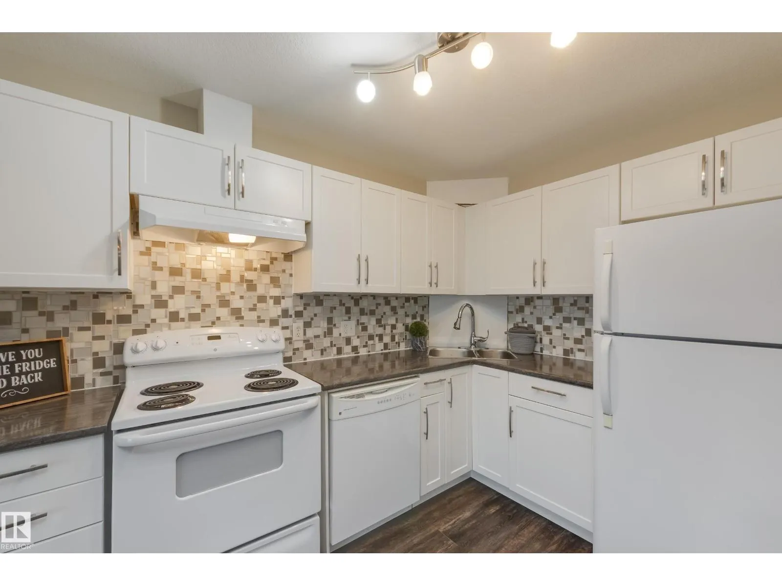 #216 240 SPRUCE RIDGE RD