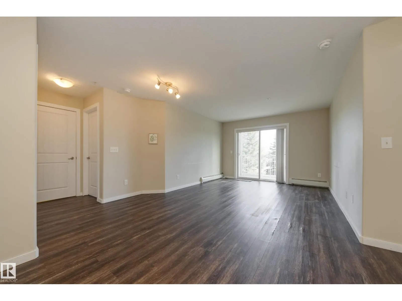 #216 240 SPRUCE RIDGE RD