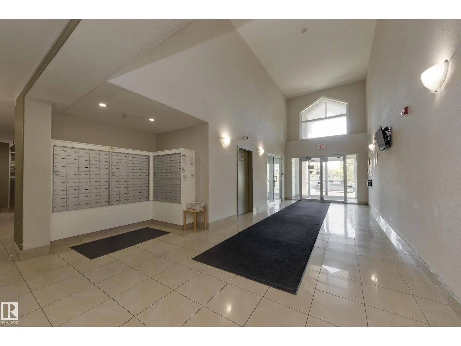 #216 240 SPRUCE RIDGE RD