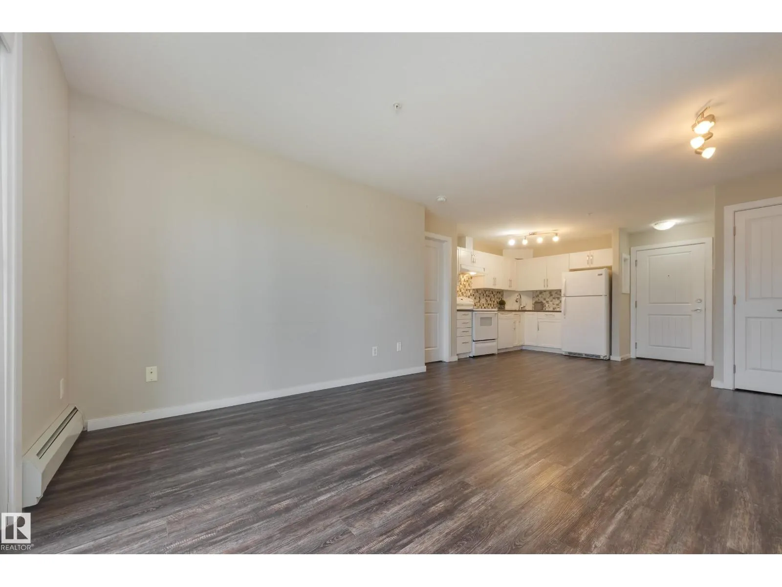 #216 240 SPRUCE RIDGE RD