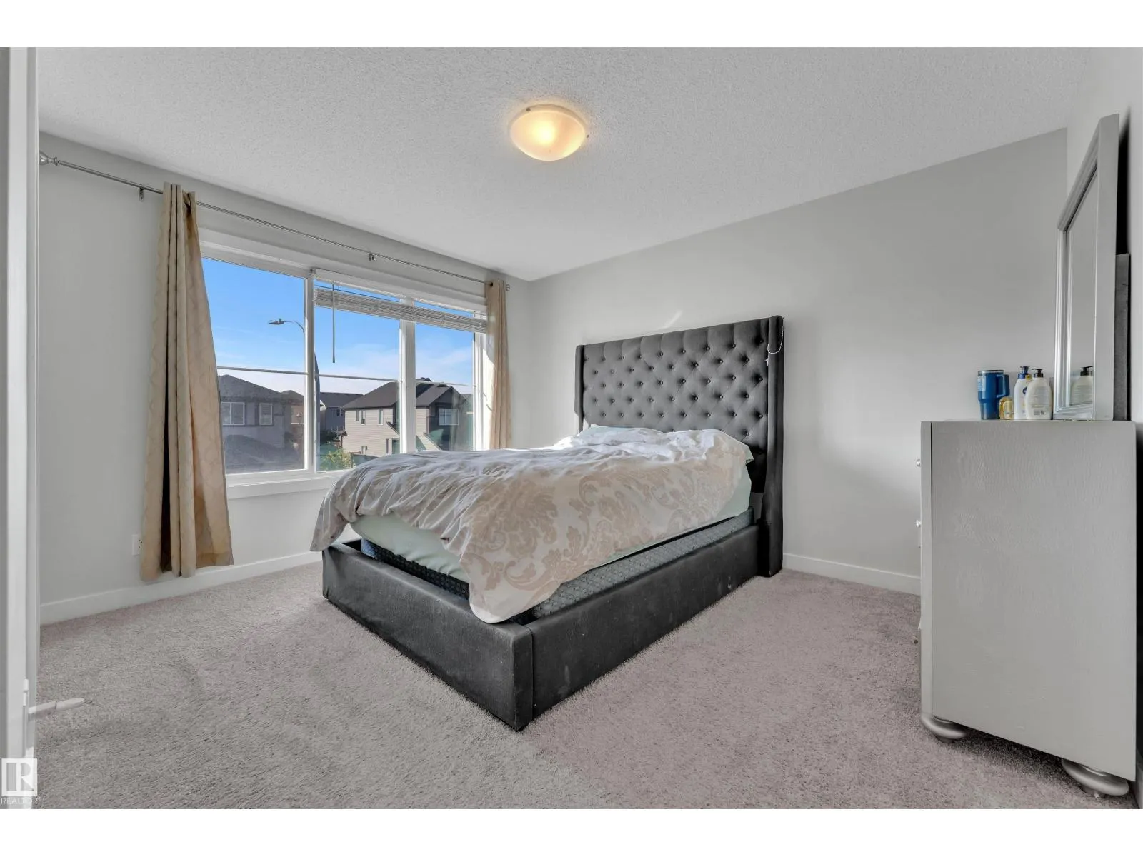 22812 96 AV NW