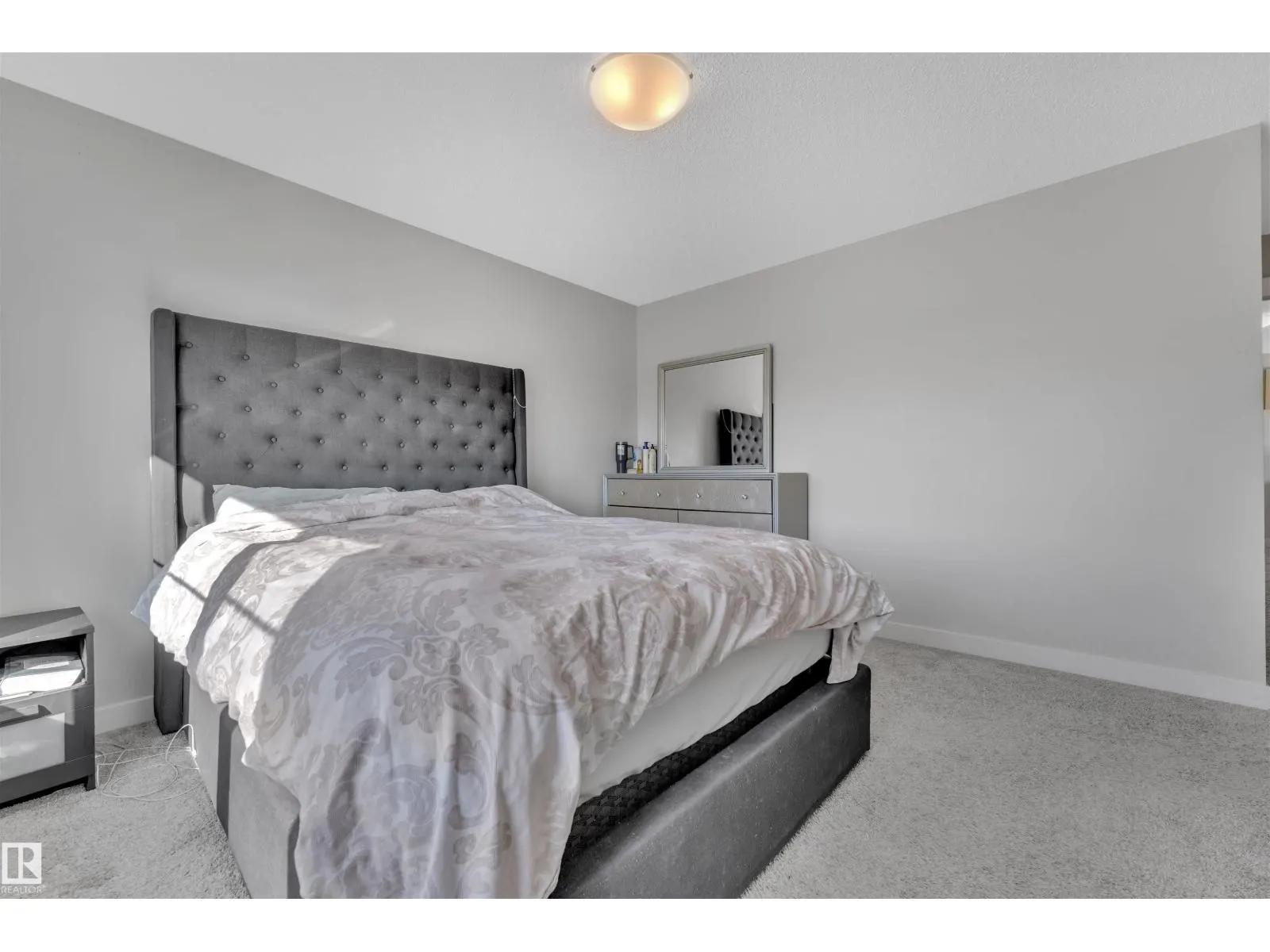 22812 96 AV NW