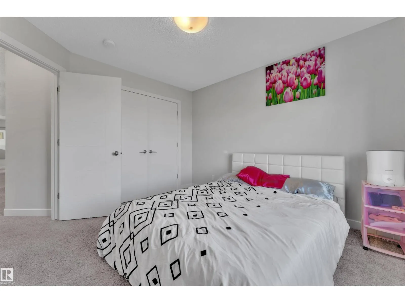 22812 96 AV NW