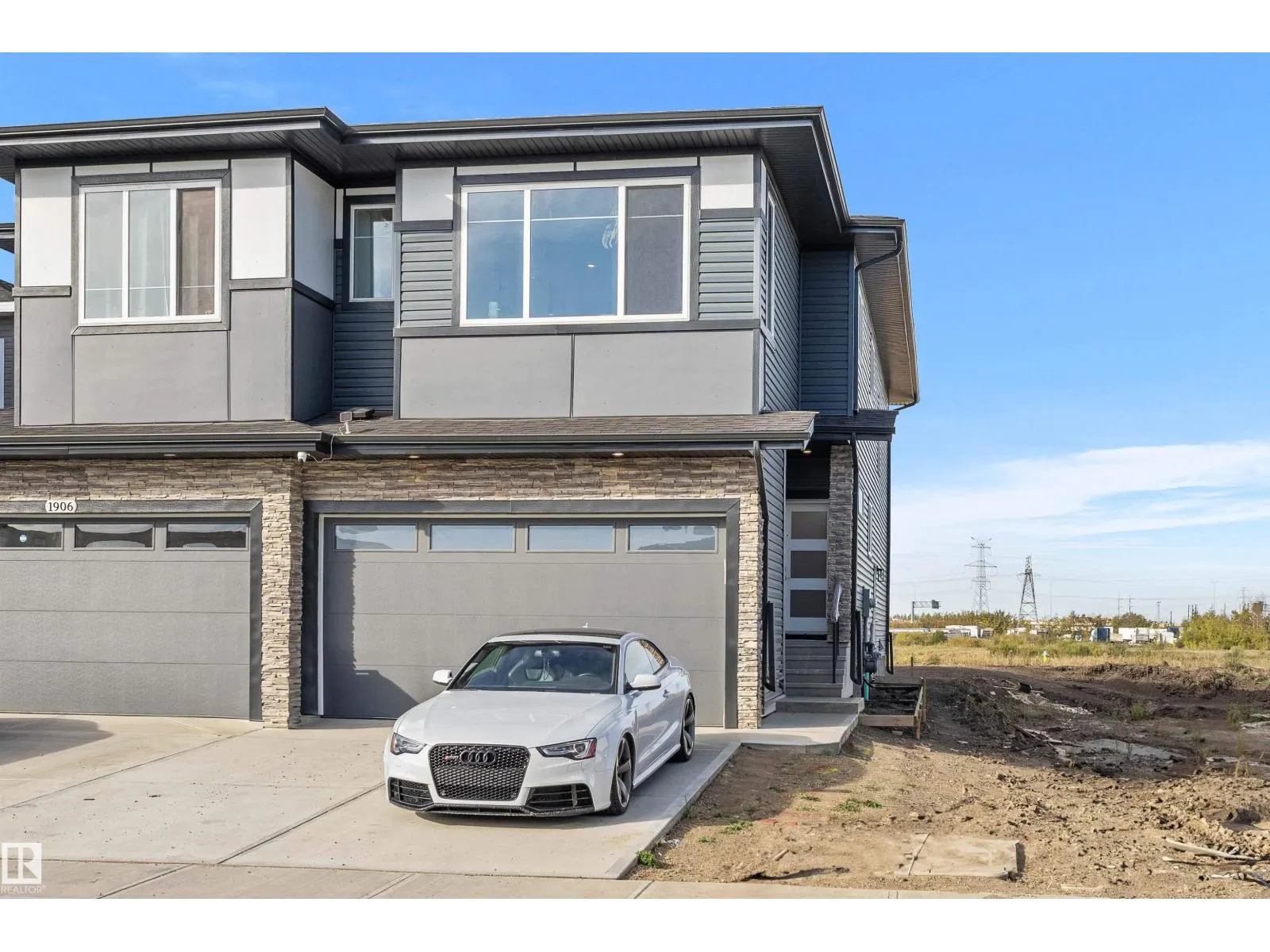 1904 155 AV NW