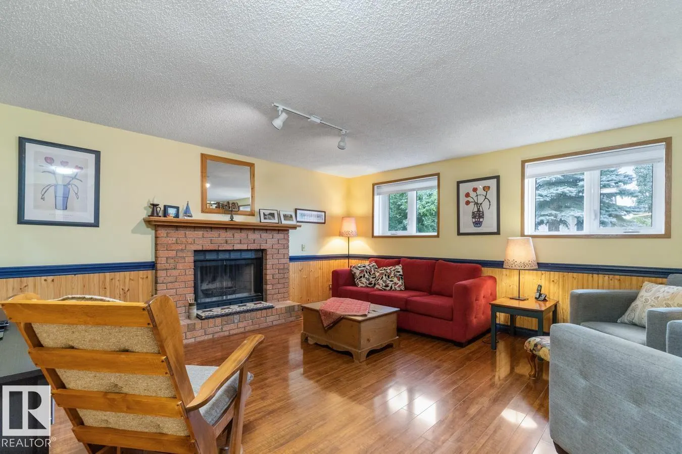 4631 10 AV NW