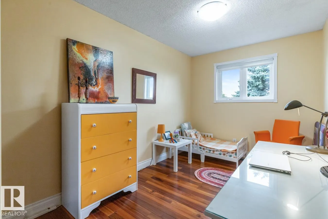 4631 10 AV NW