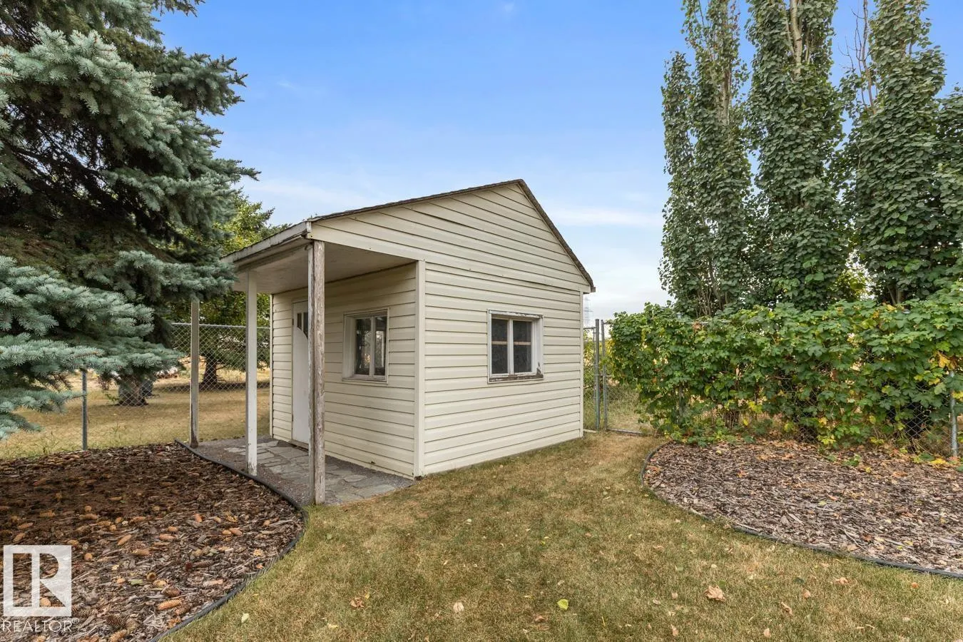 4631 10 AV NW