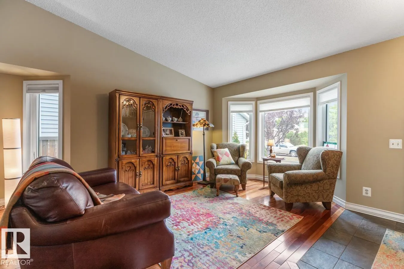 4631 10 AV NW