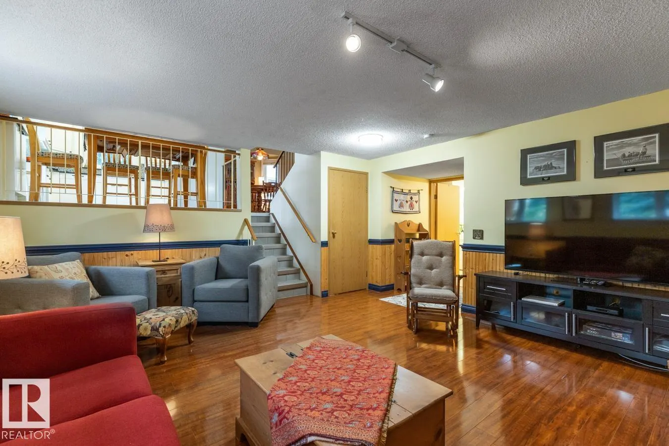 4631 10 AV NW