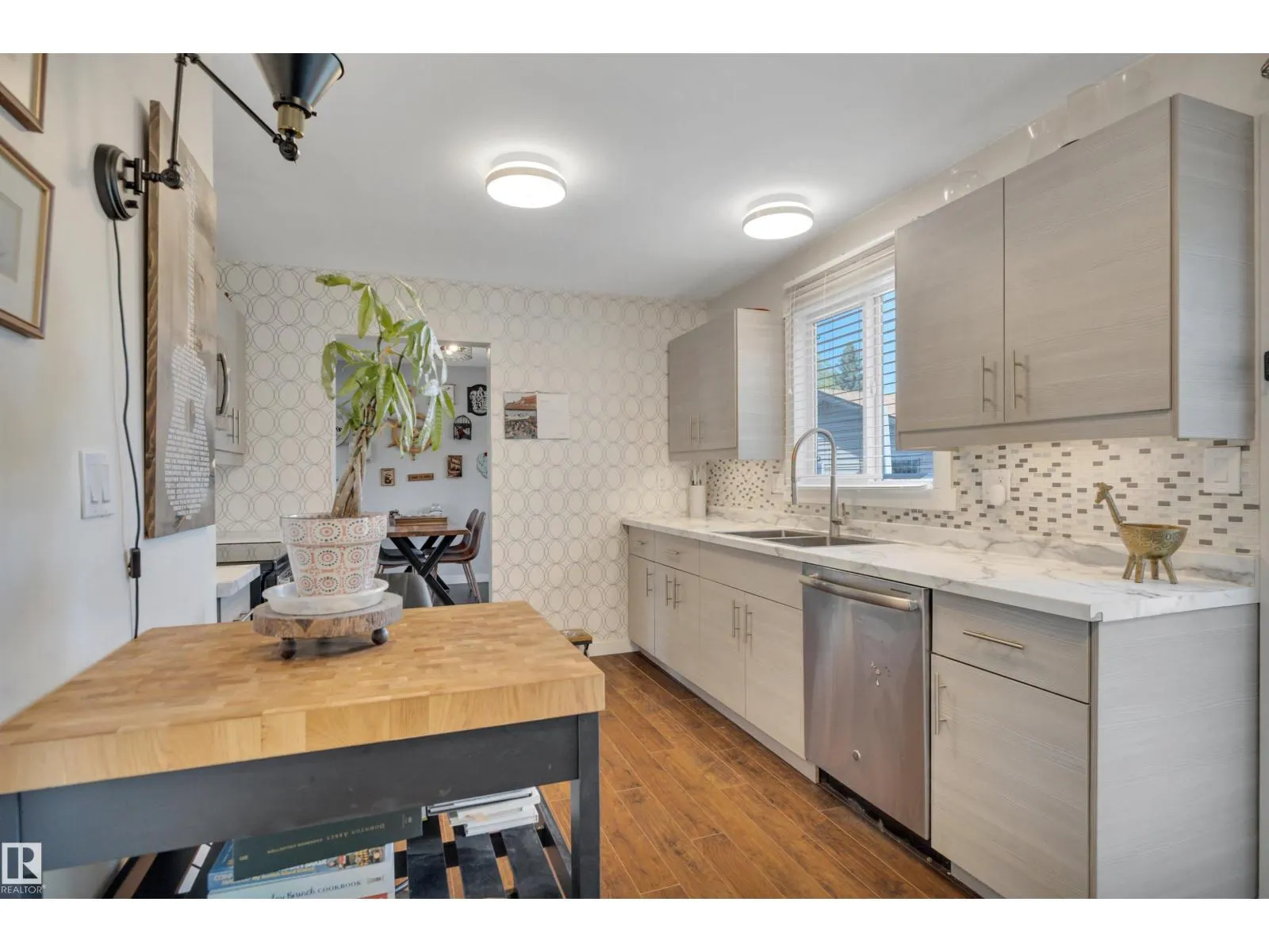 18008 75 AV NW