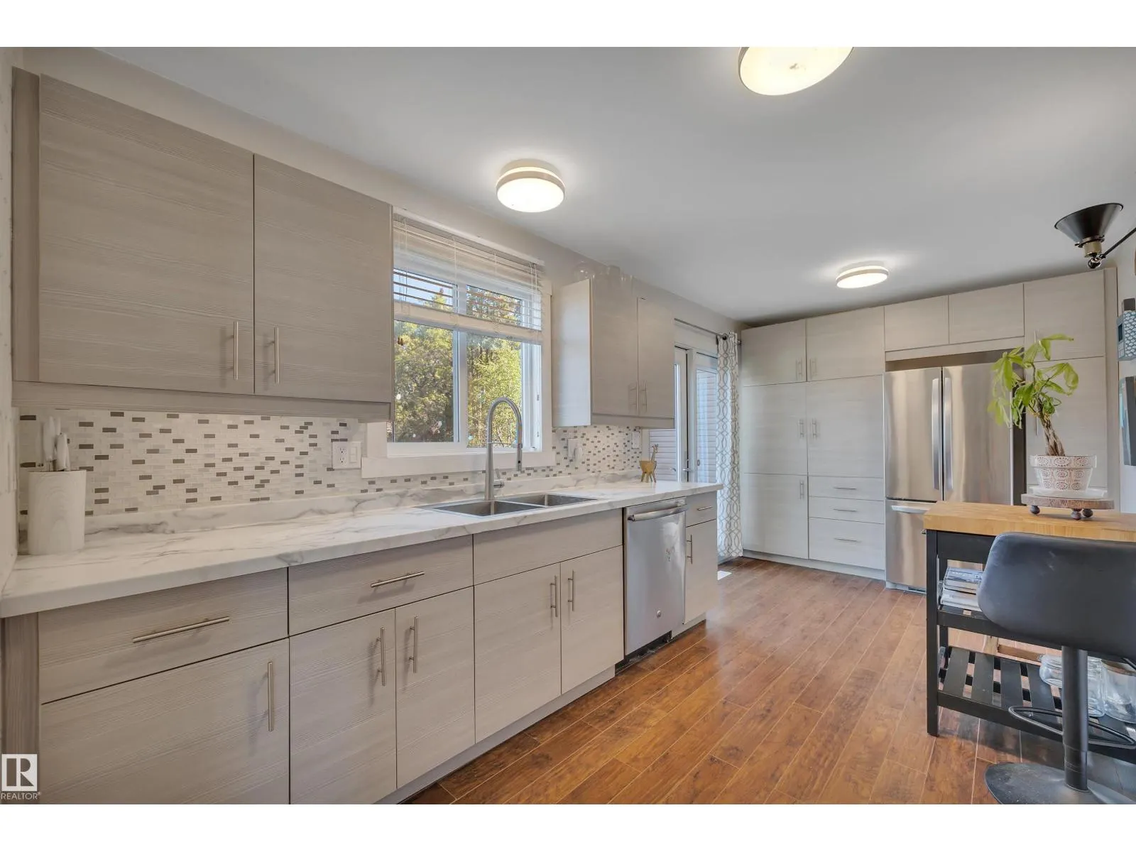 18008 75 AV NW