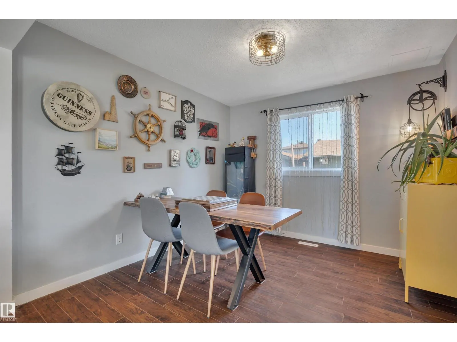 18008 75 AV NW