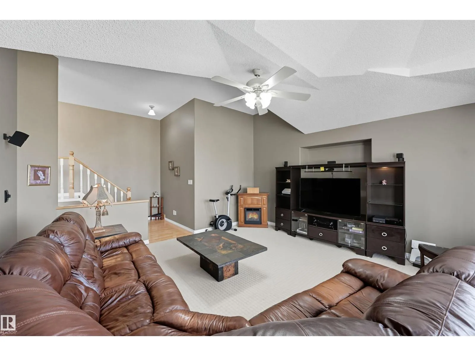 2007 HADDOW DR NW