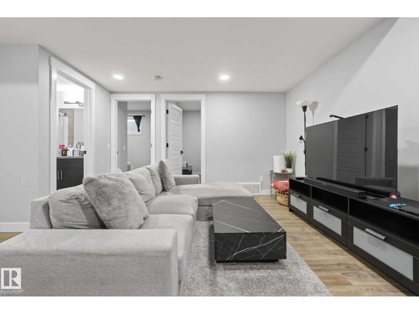 9704 224 ST NW