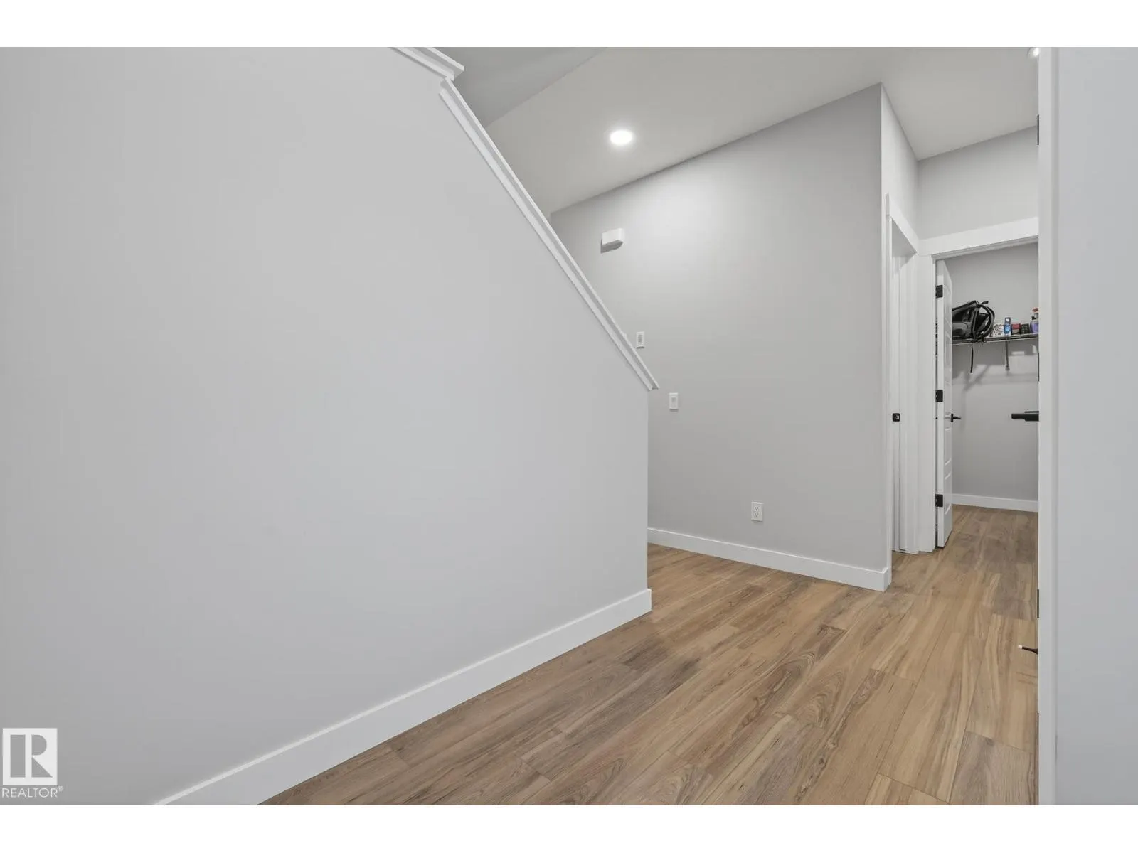 9704 224 ST NW