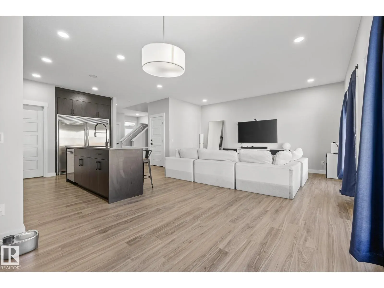 9704 224 ST NW