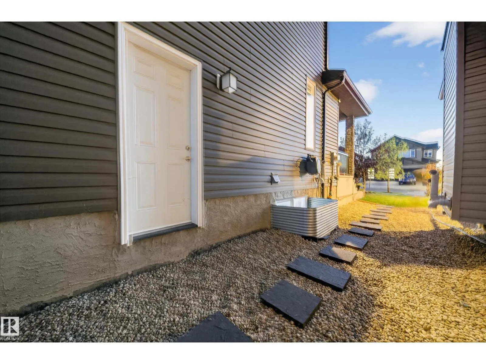 5553 POIRIER WY