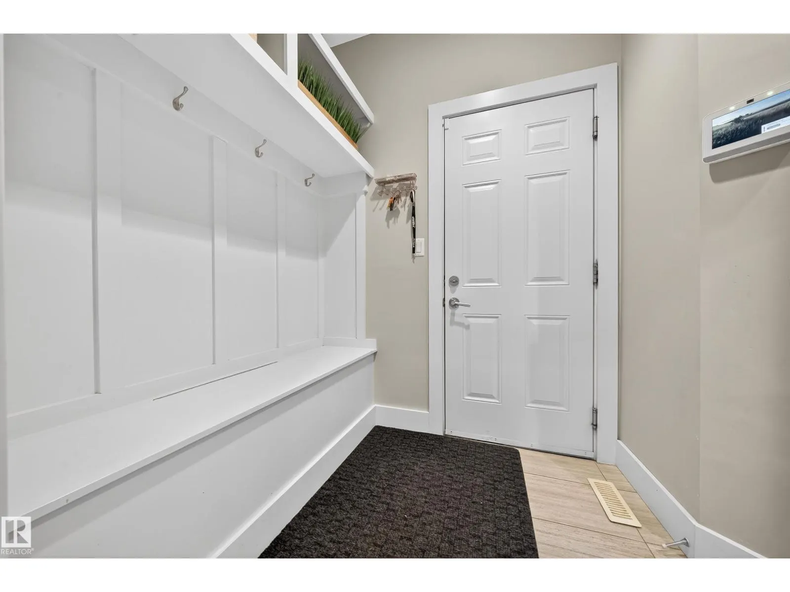 5553 POIRIER WY