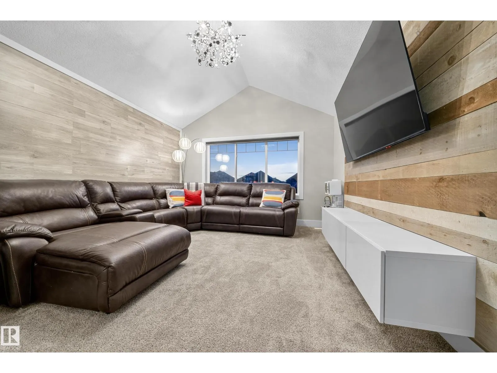 5553 POIRIER WY