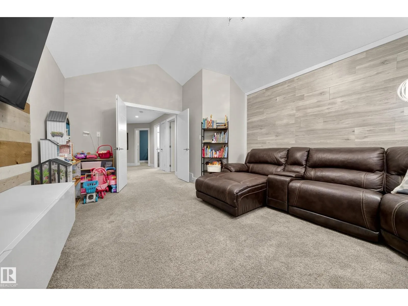 5553 POIRIER WY