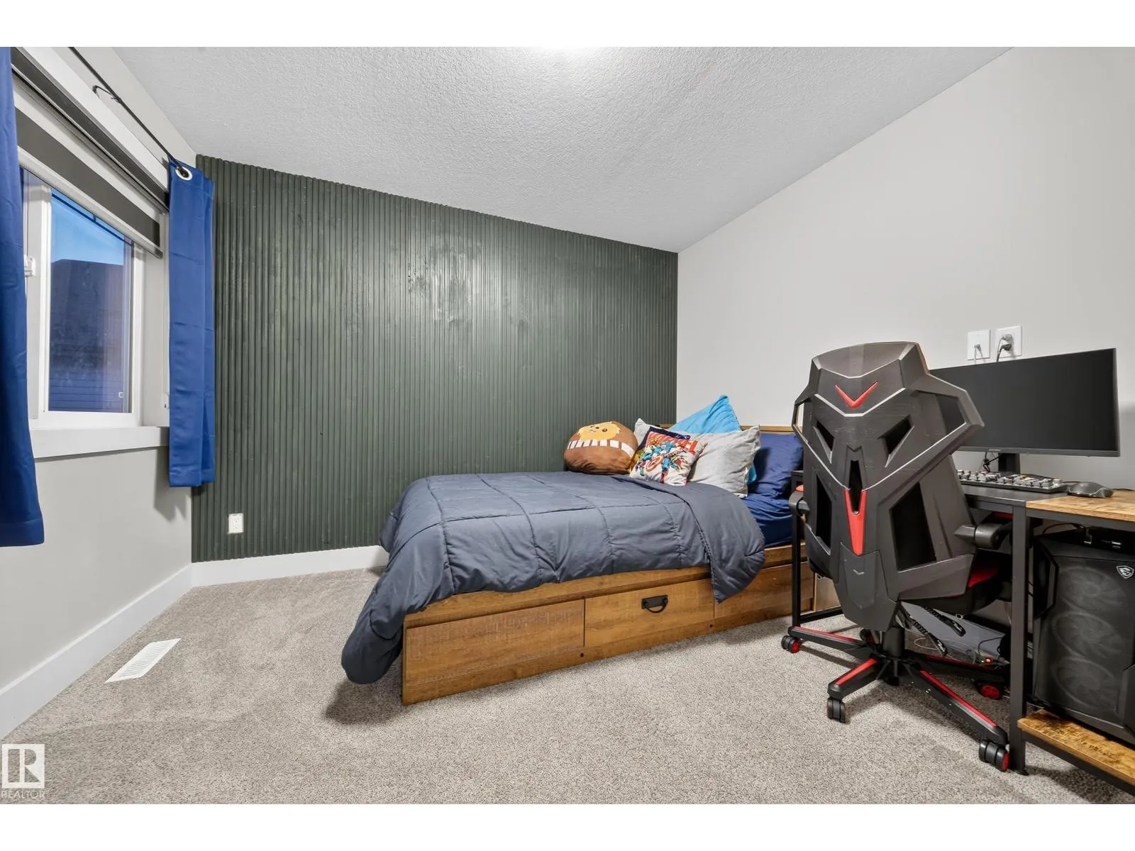 5553 POIRIER WY