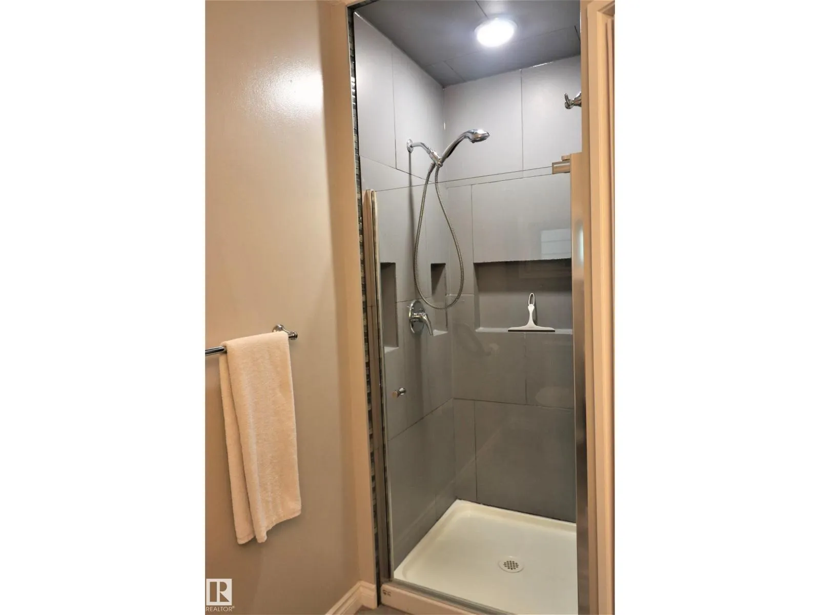 4317 54 ST
