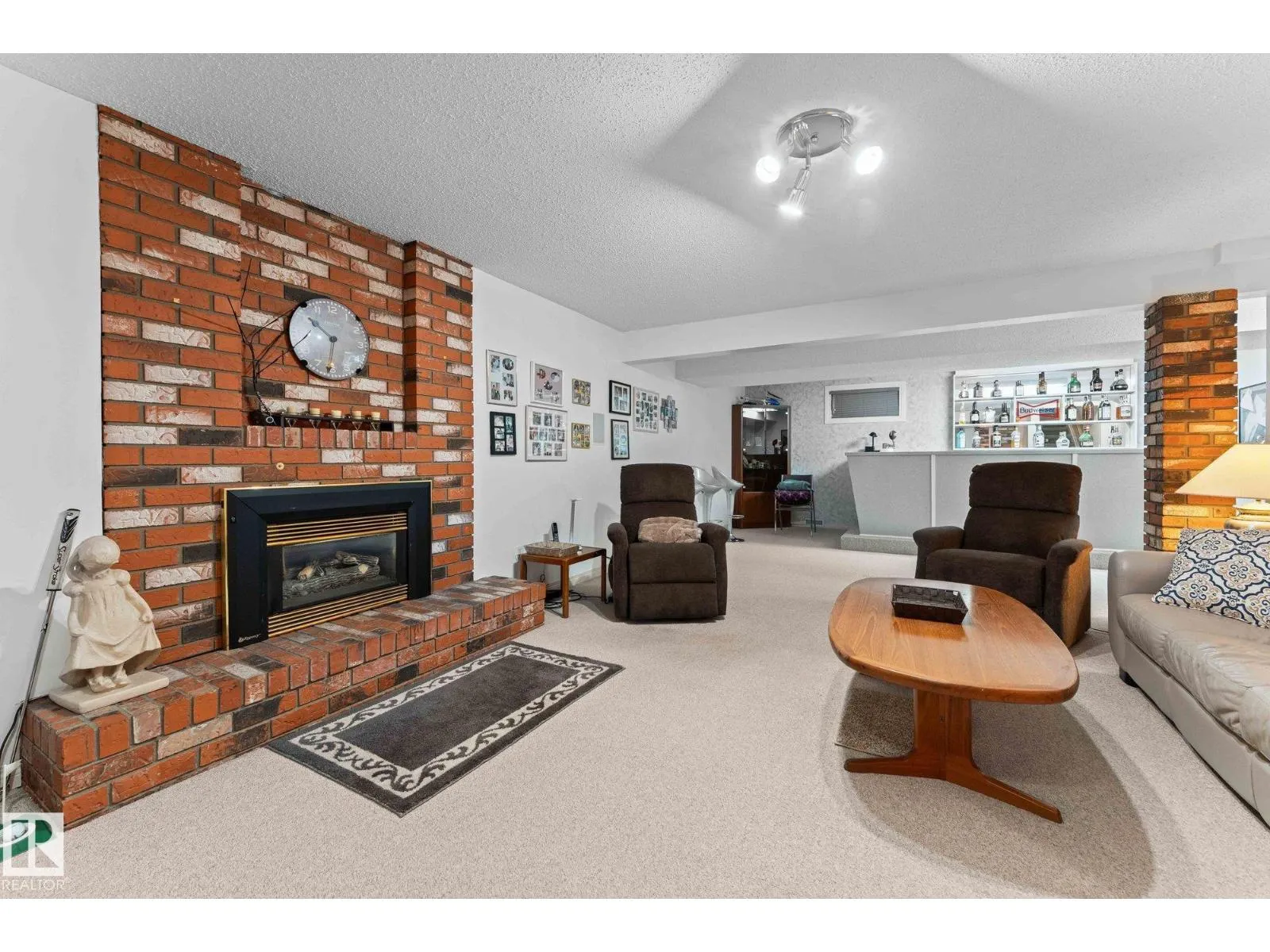 303 KNOTTWOOD RD N NW
