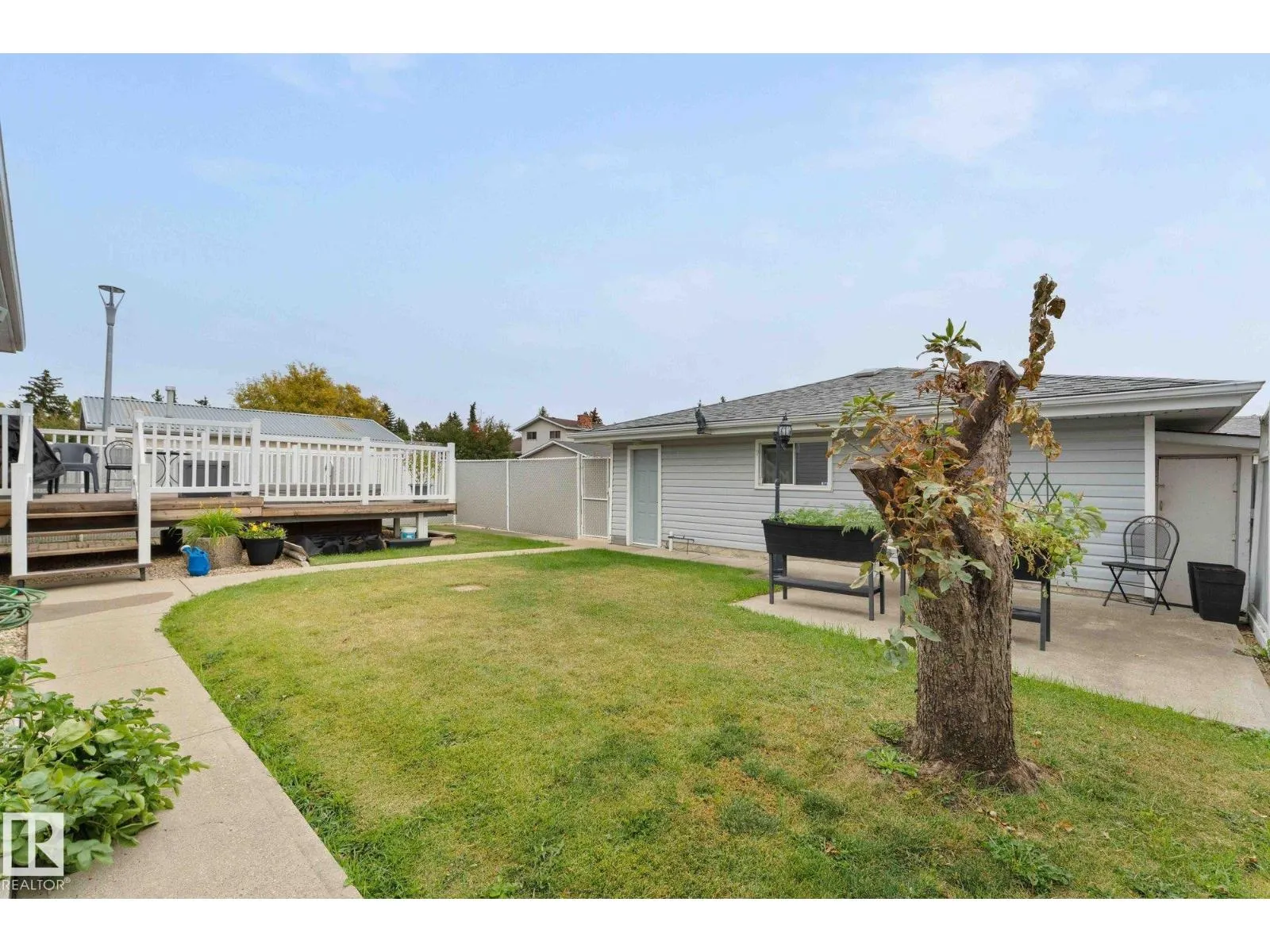 303 KNOTTWOOD RD N NW