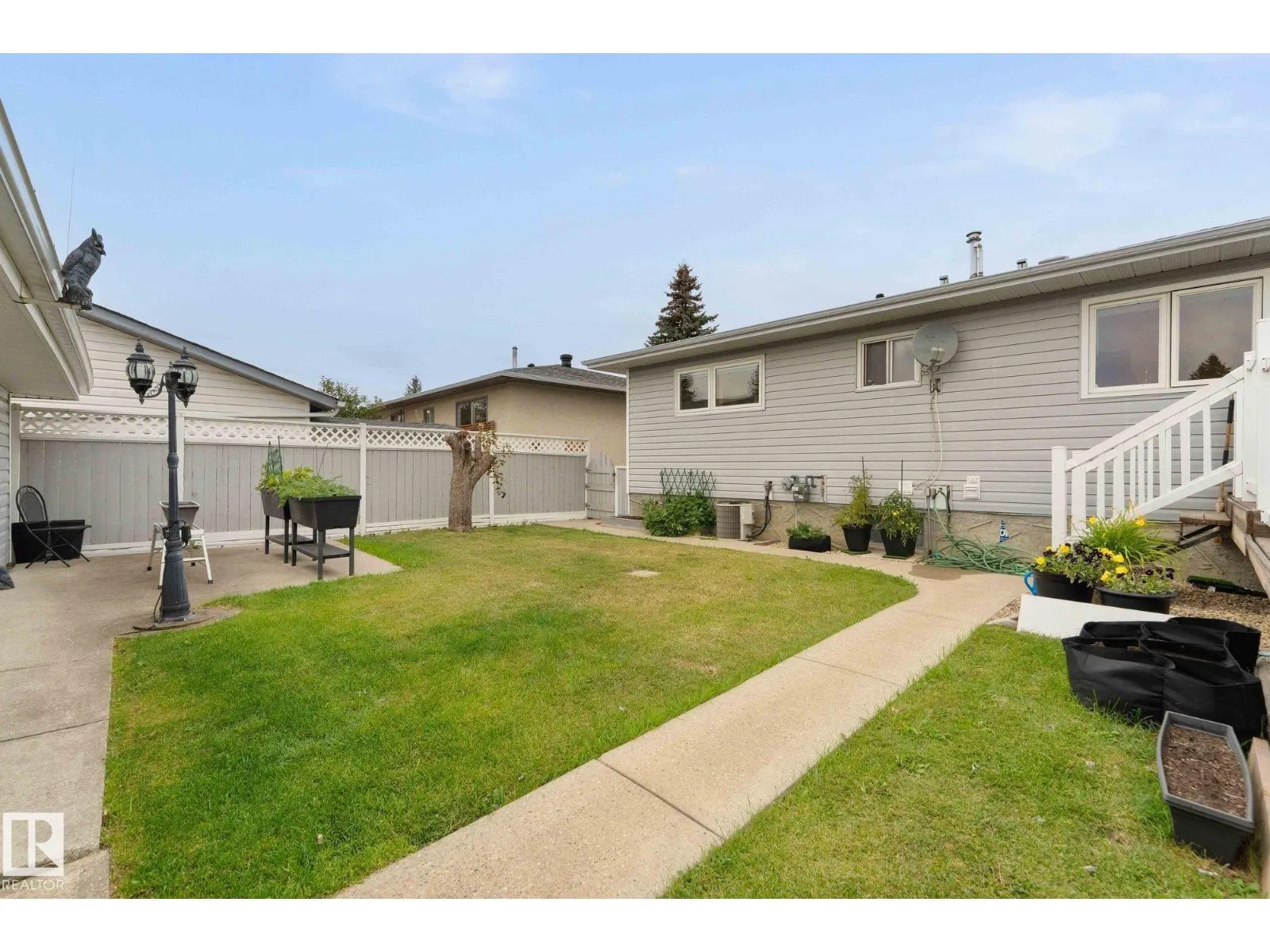 303 KNOTTWOOD RD N NW