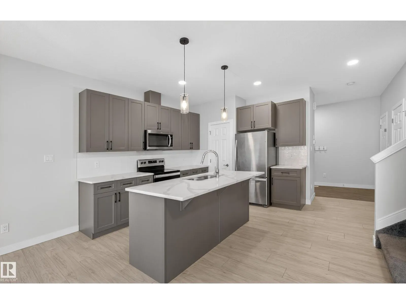 84 MEADOWLAND CR