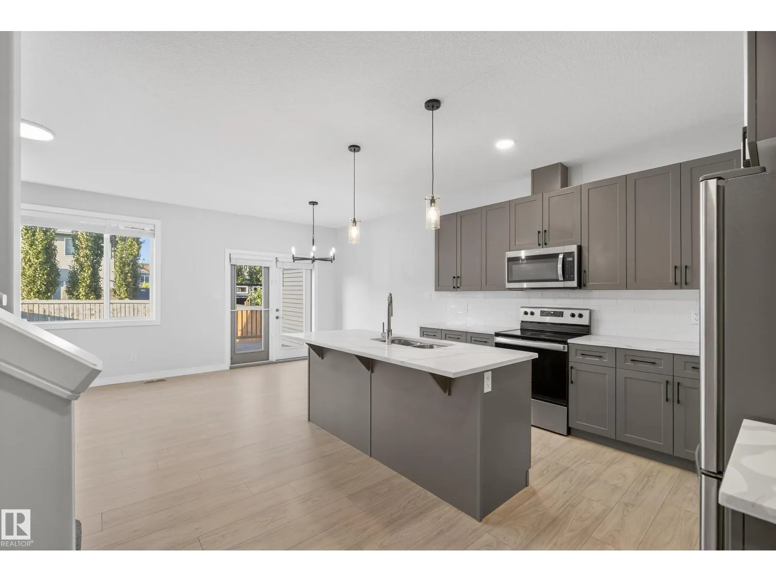 84 MEADOWLAND CR