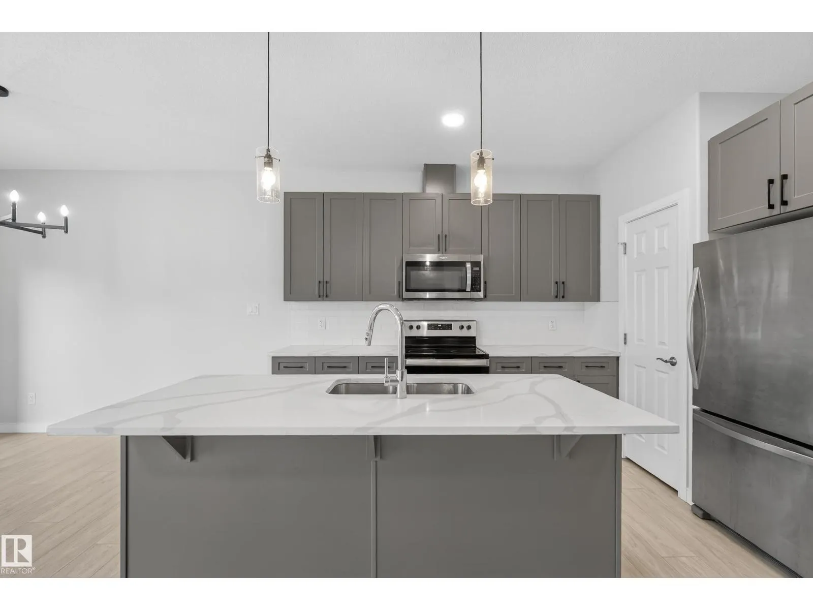 84 MEADOWLAND CR