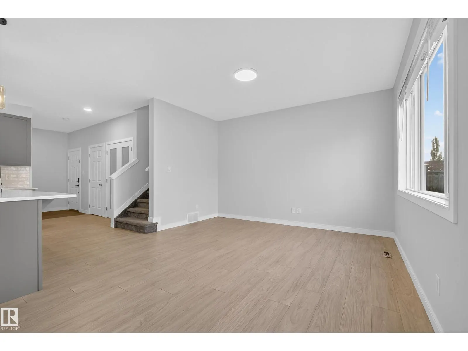 84 MEADOWLAND CR
