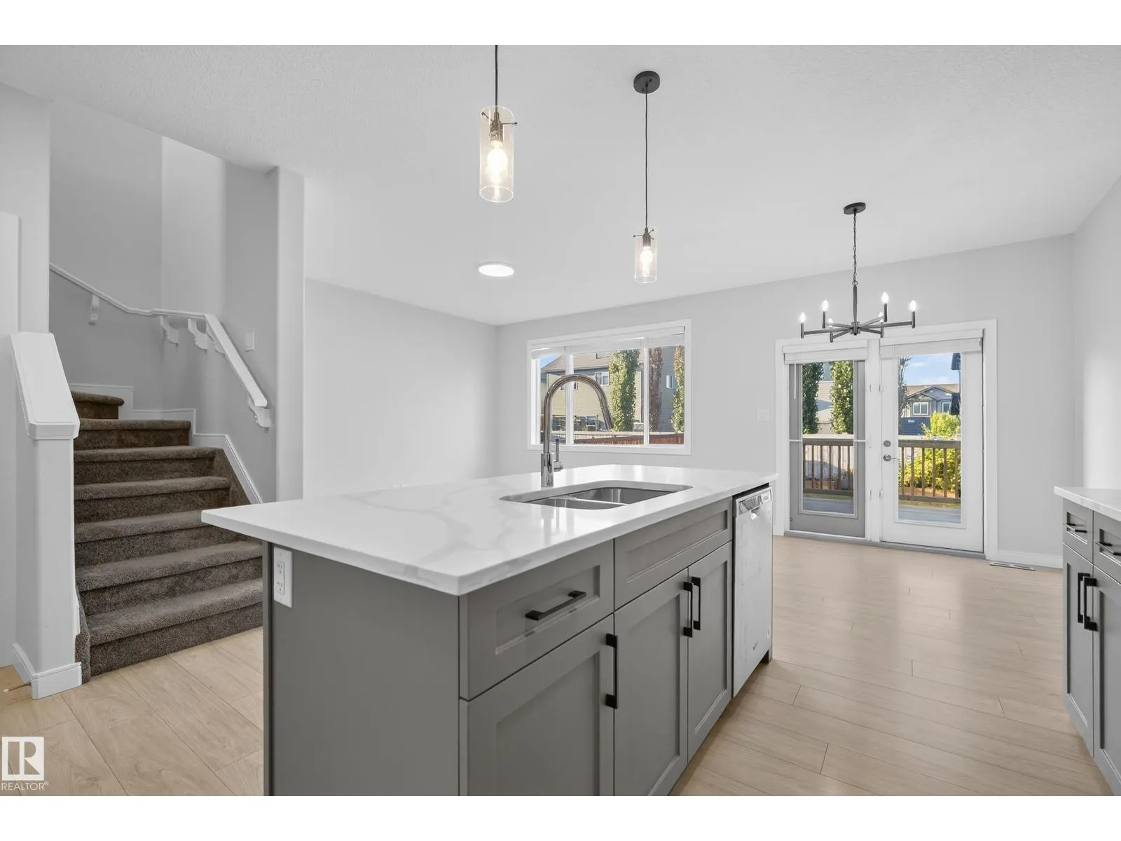84 MEADOWLAND CR